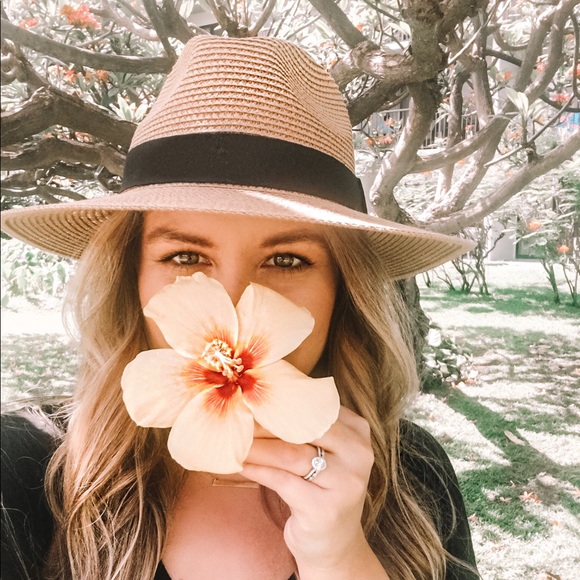 Meet Your Posher - Picture 2 of 5